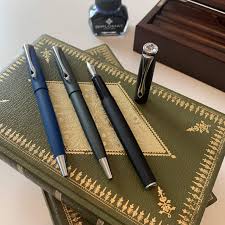 DIPLOMAT - Stylo Bille Esteem Noir Mat Élégant