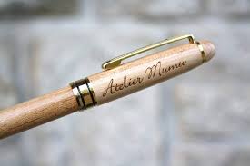 Stylo en Bois Personnalisé - Cadeau Unique et Original